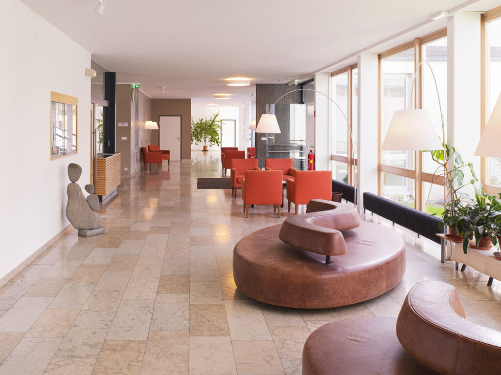 Marianum_Bregenz_Allgemein_Eingangsbereich_Sitzgruppe